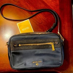 NEW but without tags MK messenger bag